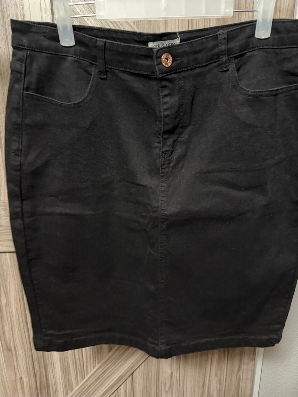 Black denim, mini skirt, lark and gray size extra large